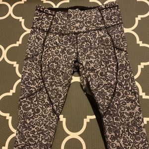 Lululemon outrun crops, size 8